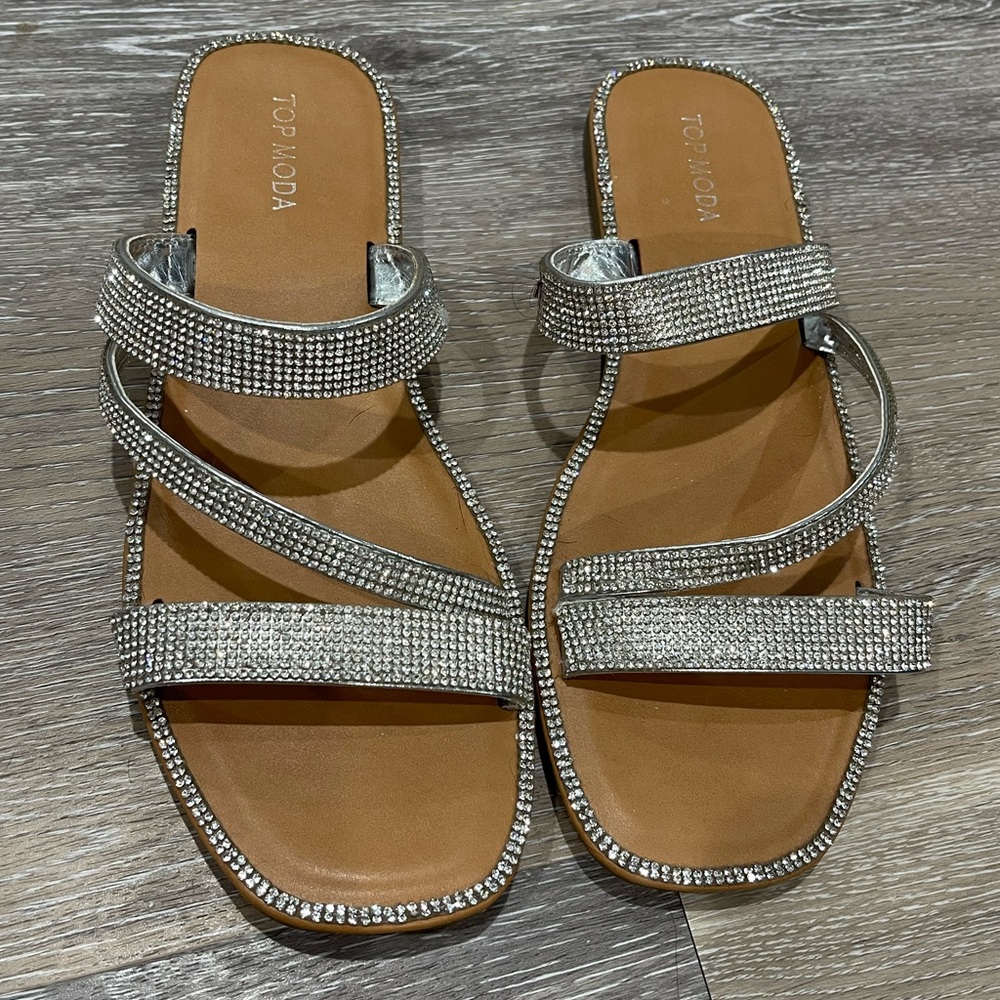 Stylish silver rhinestone sandals